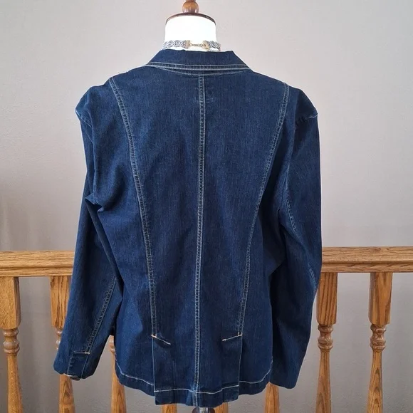 Navy Blue Denim Jacket with Blazer Cut and Relaxed Fit - Picture 4 of 7